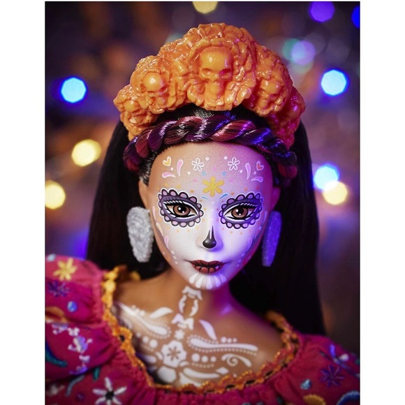 2021 Barbie Signature Dia De Muertos Collectible Doll-Embroidered Dress & Crown - Picture 4 of 6